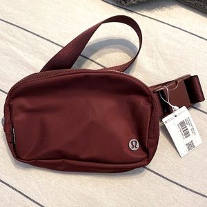 Lululemon Everywhere Belt Bag